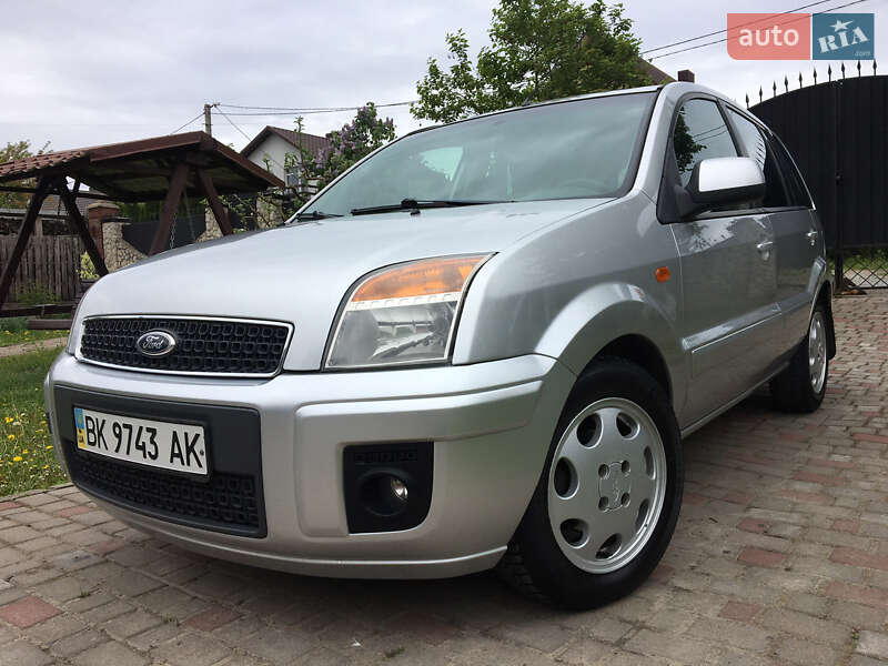 Хэтчбек Ford Fusion 2011 в Ровно