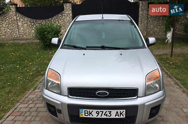Хэтчбек Ford Fusion 2011 в 
