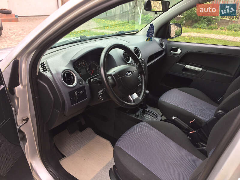 Хэтчбек Ford Fusion 2011 в Ровно