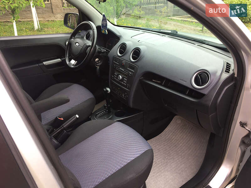 Хэтчбек Ford Fusion 2011 в Ровно