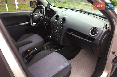Хэтчбек Ford Fusion 2011 в 