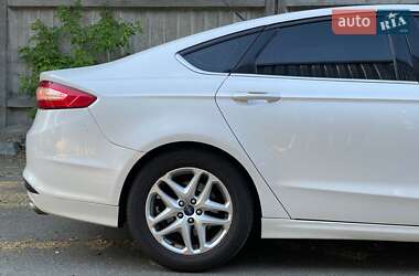 Седан Ford Fusion 2014 в 