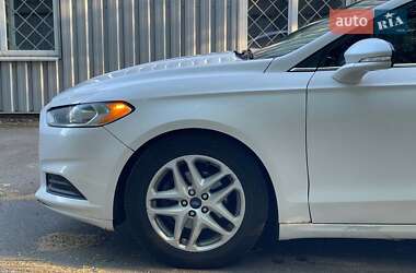 Седан Ford Fusion 2014 в 
