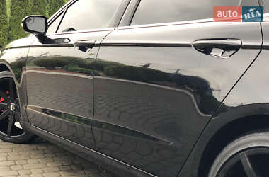 Седан Ford Fusion 2016 в 