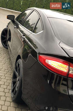 Седан Ford Fusion 2016 в 