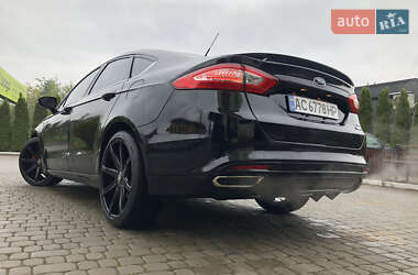 Седан Ford Fusion 2016 в 