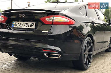 Седан Ford Fusion 2016 в 