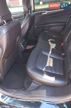 Седан Ford Fusion 2014 в 