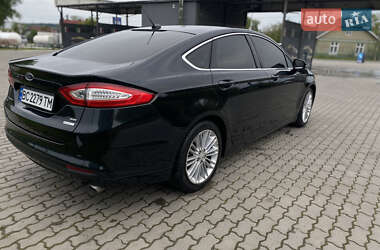 Седан Ford Fusion 2013 в 