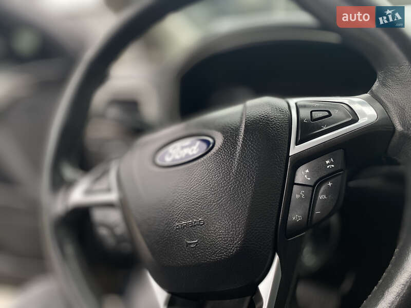 Седан Ford Fusion 2013 в Дрогобыче
