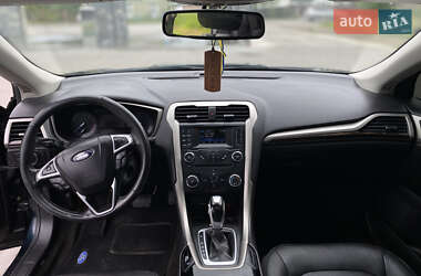 Седан Ford Fusion 2013 в 
