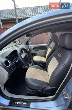 Хэтчбек Ford Fusion 2007 в 