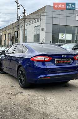 Седан Ford Fusion 2016 в 