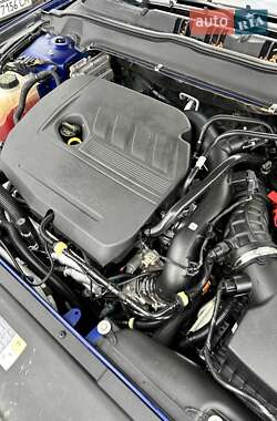 Седан Ford Fusion 2016 в 