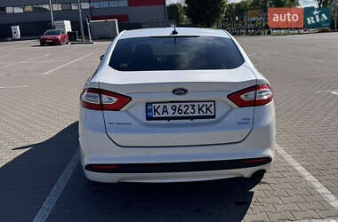Седан Ford Fusion 2014 в 