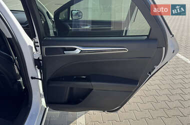 Седан Ford Fusion 2014 в 