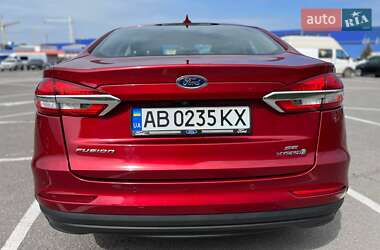 Седан Ford Fusion 2019 в 