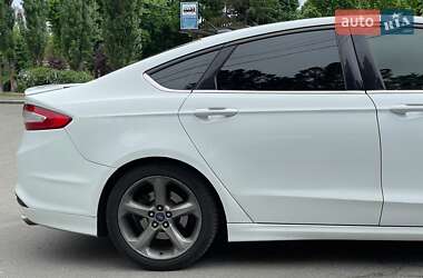 Седан Ford Fusion 2016 в 