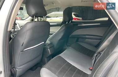 Седан Ford Fusion 2016 в 