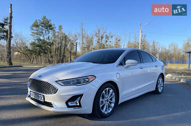 Седан Ford Fusion 2019 в 