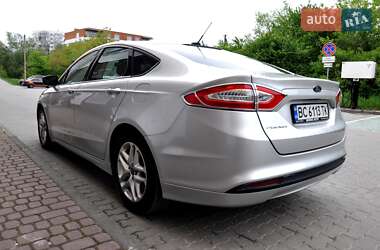 Седан Ford Fusion 2013 в 