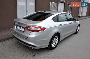 Седан Ford Fusion 2013 в 
