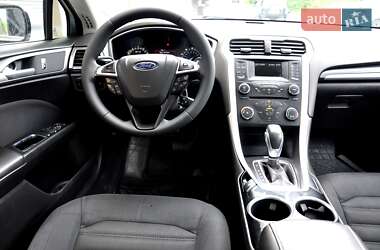 Седан Ford Fusion 2013 в 