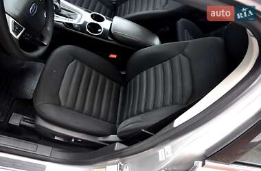 Седан Ford Fusion 2013 в 