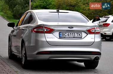 Седан Ford Fusion 2013 в 
