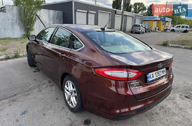 Седан Ford Fusion 2015 в 