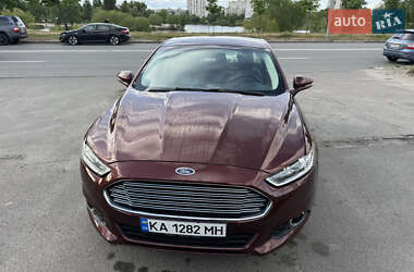 Седан Ford Fusion 2015 в 