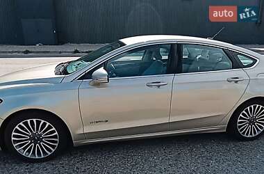 Седан Ford Fusion 2018 в 