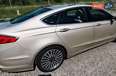 Седан Ford Fusion 2018 в 