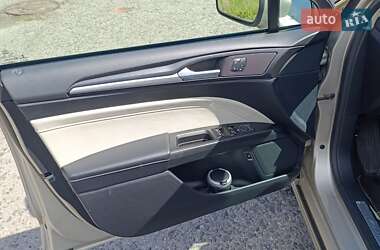 Седан Ford Fusion 2018 в 