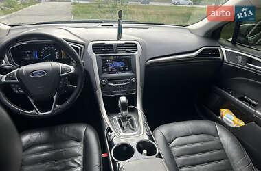 Седан Ford Fusion 2012 в 