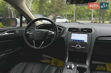 Седан Ford Fusion 2020 в 