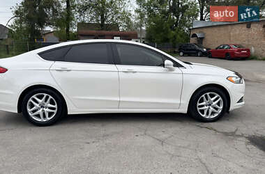 Седан Ford Fusion 2013 в 