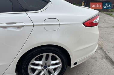 Седан Ford Fusion 2013 в 