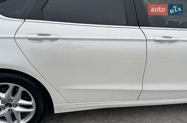 Седан Ford Fusion 2013 в 