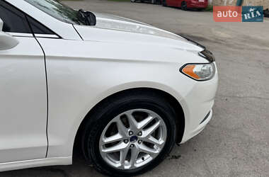 Седан Ford Fusion 2013 в 