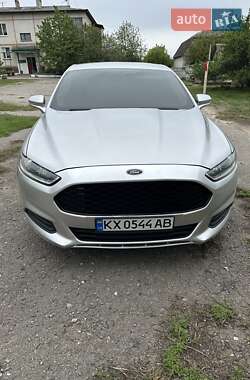 Седан Ford Fusion 2015 в 