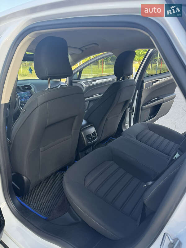 Седан Ford Fusion 2016 в Днепре