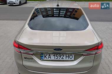 Седан Ford Fusion 2017 в 