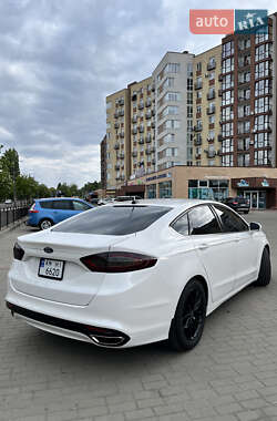 Седан Ford Fusion 2014 в 