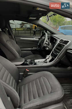 Седан Ford Fusion 2014 в 