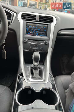 Седан Ford Fusion 2014 в 