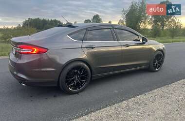 Седан Ford Fusion 2016 в Львове