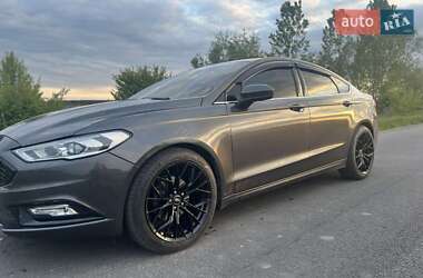 Седан Ford Fusion 2016 в 