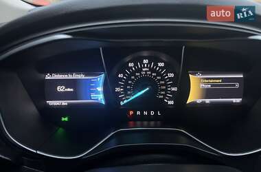 Седан Ford Fusion 2016 в 
