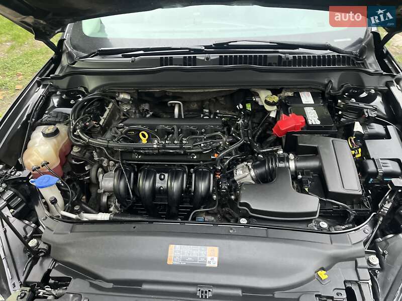 Седан Ford Fusion 2014 в Львове